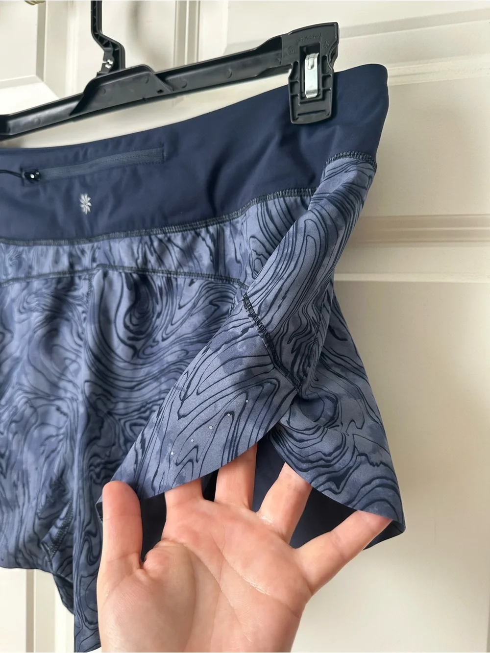 Athleta Run With It Lined Blue Violet Printed Marble Shorts 3.5” Inseam Size L